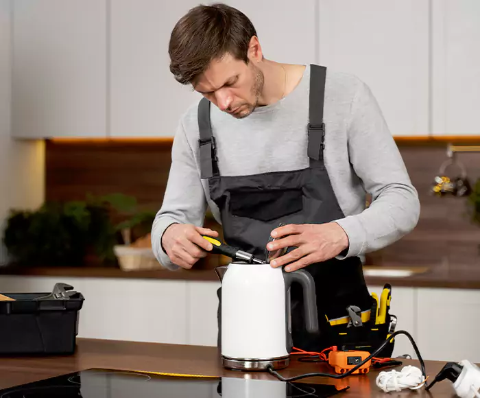 Skilled Blender Technicians: Your Small Appliance Repair Experts for Everett, MA