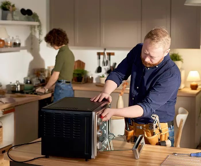 Top-Rated Oven Specialists: Your Certified Oven Repair Technician Crew in Everett, MA