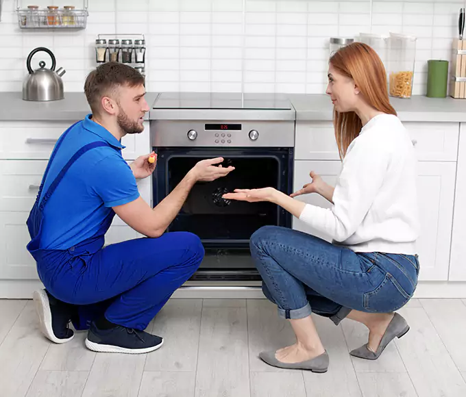 Why Everett Kitchens Trust on Everett Appliance Pro for Every Oven Fix?